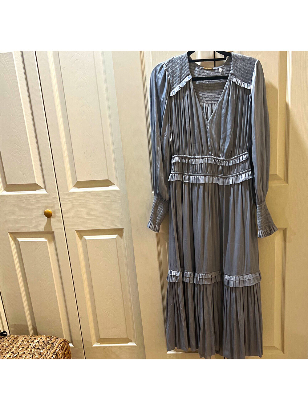 Ellie Tahari S blue Woven Pleated Smocked V-Neck Long Sleeve Midi Dress